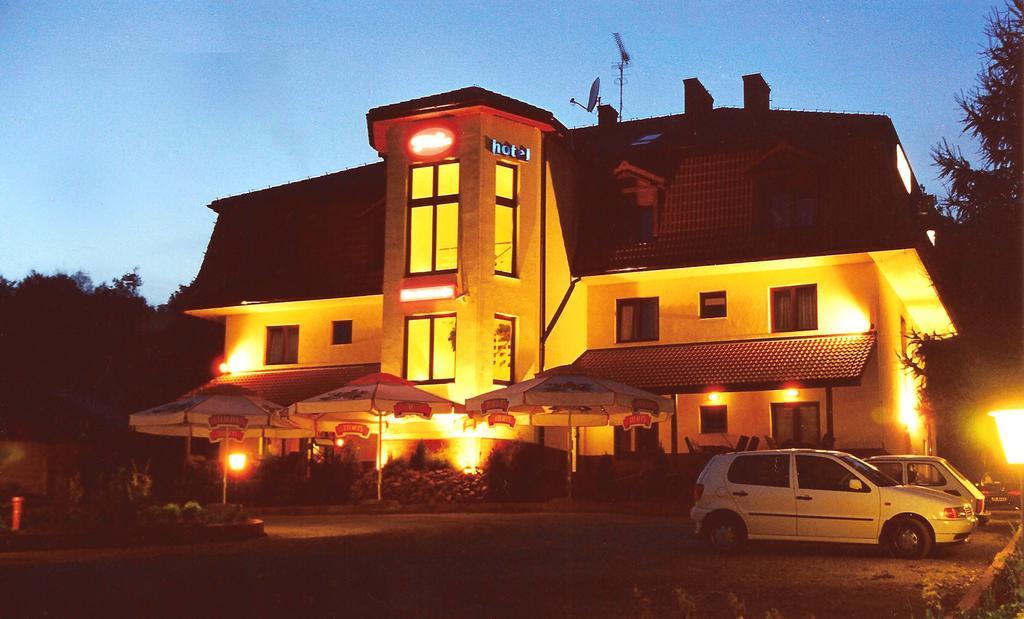 特瓦尔多夫斯基酒店 Głogoczów 外观 照片